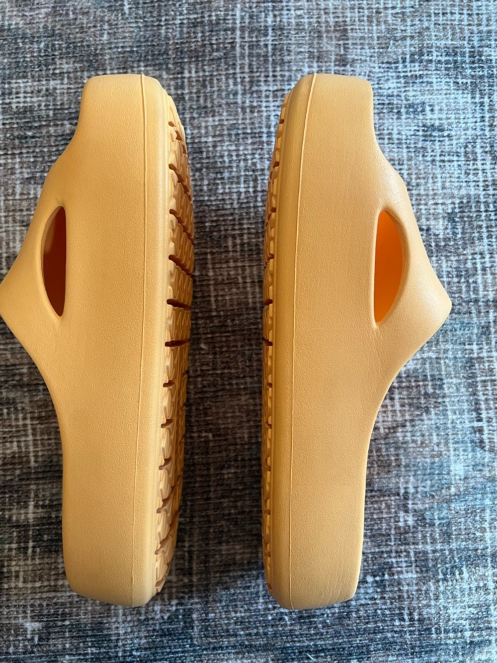 Puma Slides Platform Sandals in Almost Apricot Size 7 - Picture 4 of 10